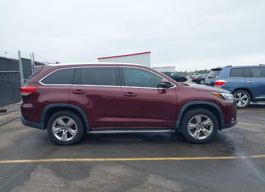 Photo 13 of 2018 Toyota Highlander LIMITED (VIN 5TDYZRFH6JS286591)