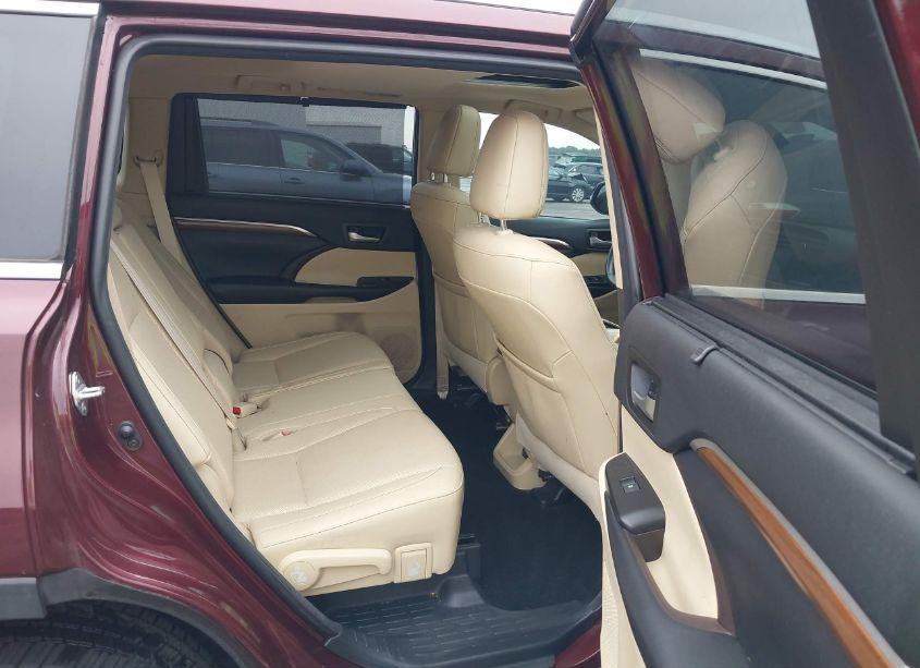 Photo 8 of 2018 Toyota Highlander LIMITED (VIN 5TDYZRFH6JS286591)