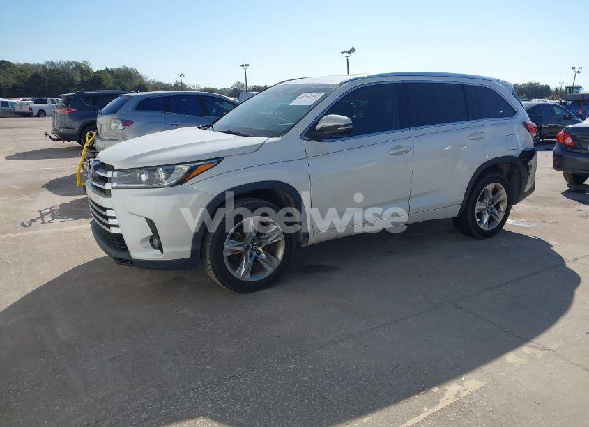 Photo 2 of 2018 Toyota Highlander LIMITED (VIN 5TDYZRFH6JS288230)