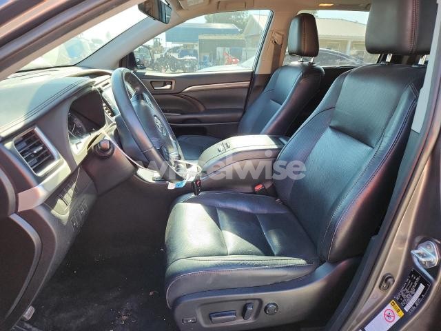 Photo 3 of 2019 TOYOTA HIGHLANDER LIMITED (VIN 5TDYZRFH6KS359525)