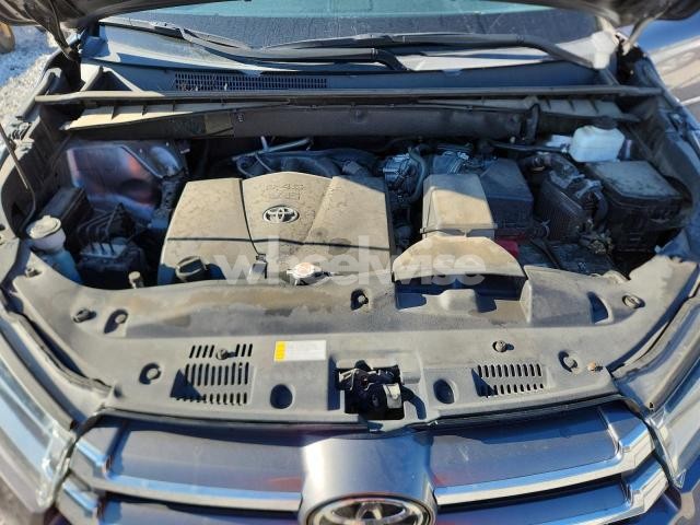 Photo 6 of 2019 TOYOTA HIGHLANDER LIMITED (VIN 5TDYZRFH6KS359525)