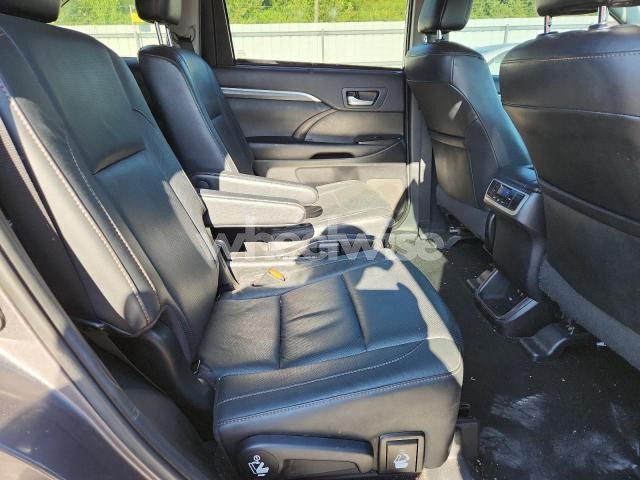 Photo 9 of 2019 TOYOTA HIGHLANDER LIMITED (VIN 5TDYZRFH6KS359525)