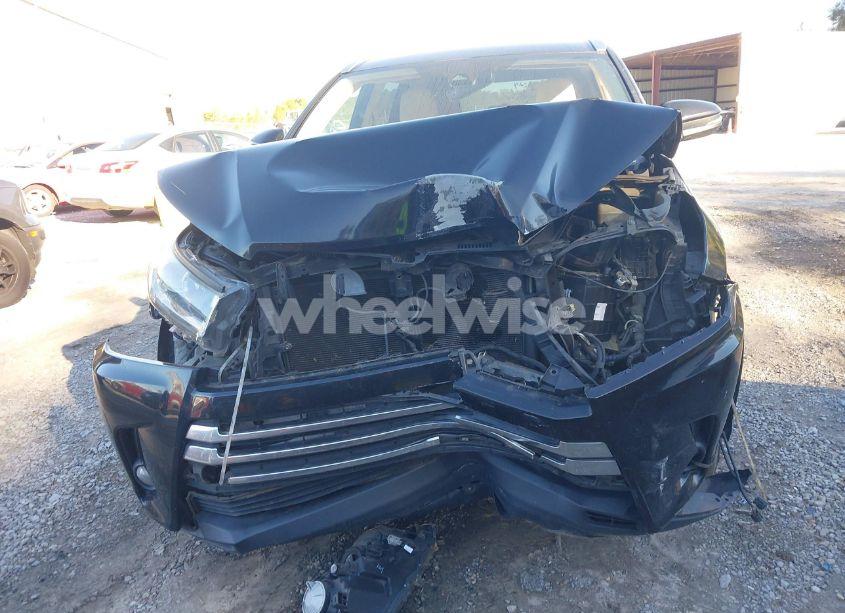 Photo 13 of 2017 Toyota Highlander LIMITED (VIN 5TDYZRFH7HS219976)