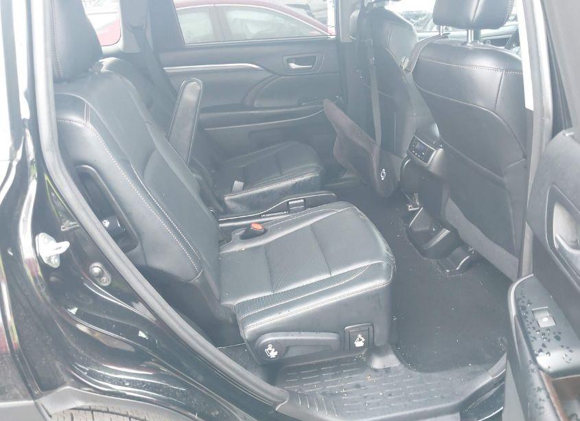 Photo 8 of 2017 Toyota Highlander LIMITED (VIN 5TDYZRFH8HS220957)