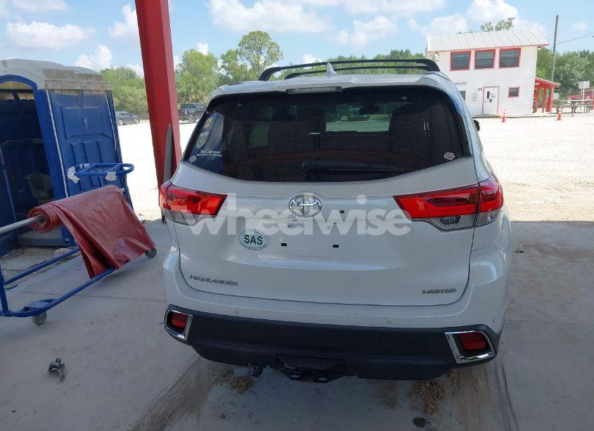 Photo 16 of 2018 Toyota Highlander LIMITED (VIN 5TDYZRFH8JS235979)