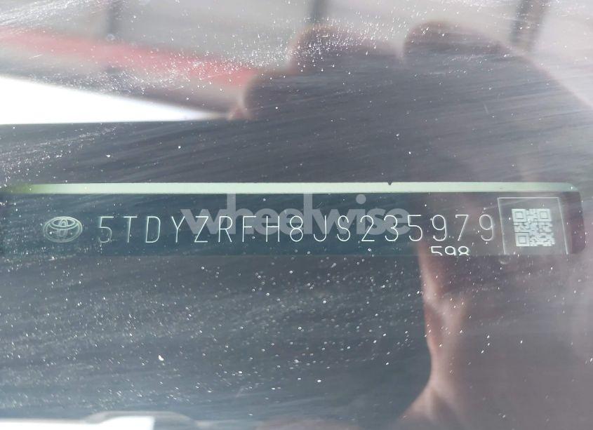 Photo 9 of 2018 Toyota Highlander LIMITED (VIN 5TDYZRFH8JS235979)