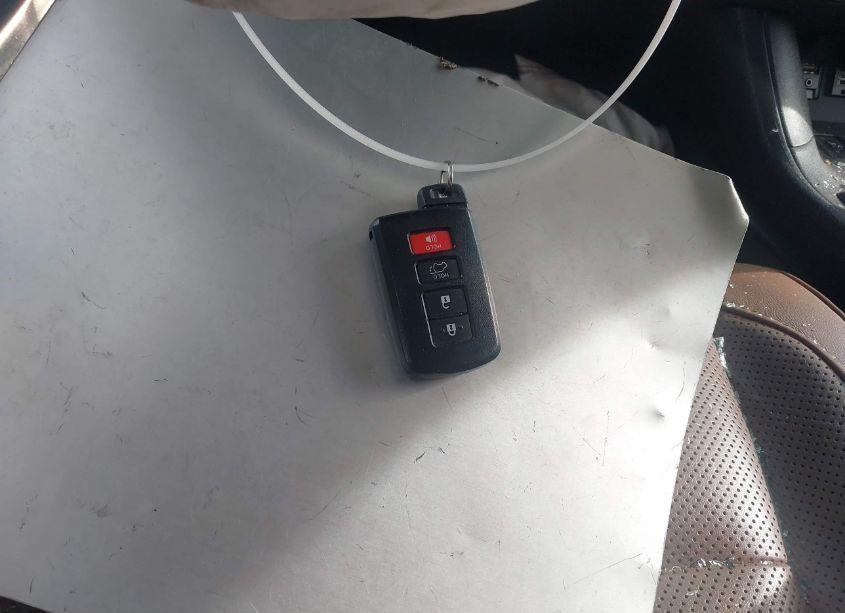 Photo 11 of 2019 Toyota Highlander LIMITED (VIN 5TDYZRFH8KS327403)