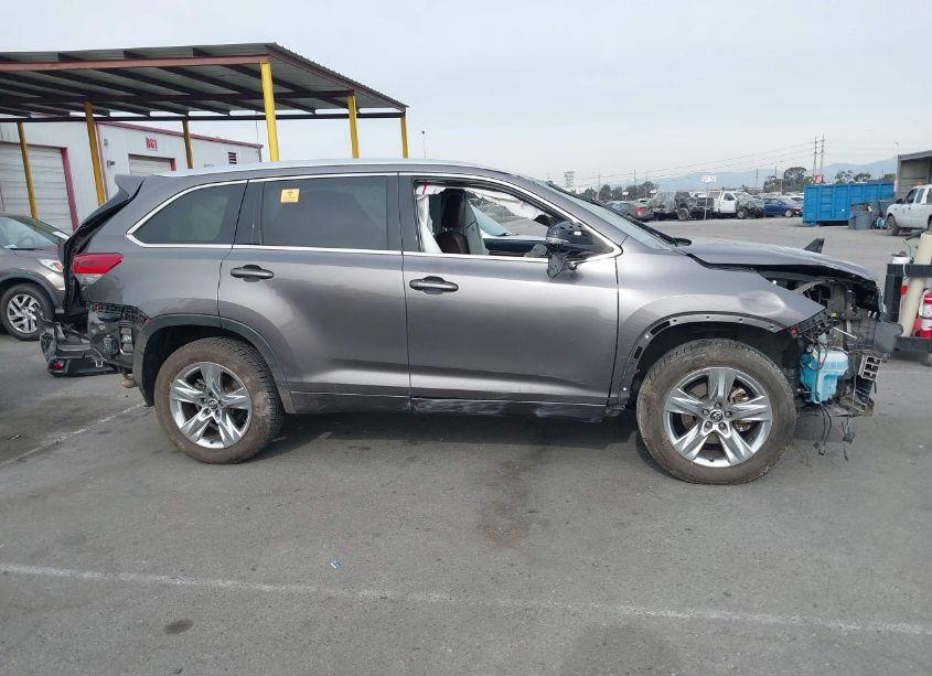Photo 14 of 2019 Toyota Highlander LIMITED (VIN 5TDYZRFH8KS327403)