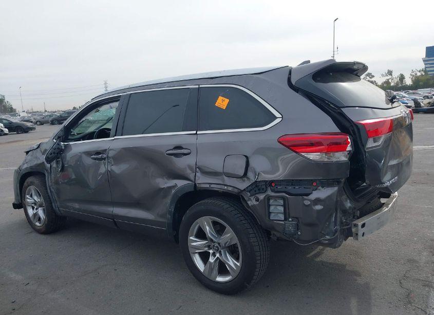 Photo 15 of 2019 Toyota Highlander LIMITED (VIN 5TDYZRFH8KS327403)