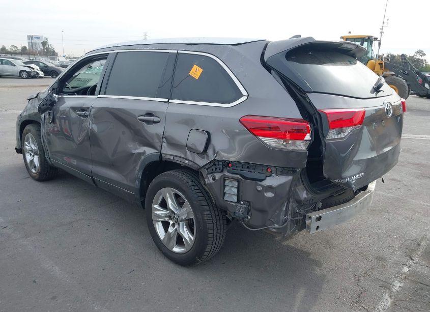 Photo 3 of 2019 Toyota Highlander LIMITED (VIN 5TDYZRFH8KS327403)