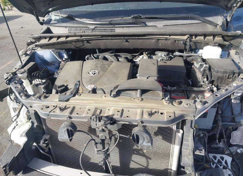 Photo 10 of 2019 Toyota Highlander LIMITED (VIN 5TDYZRFH8KS353824)