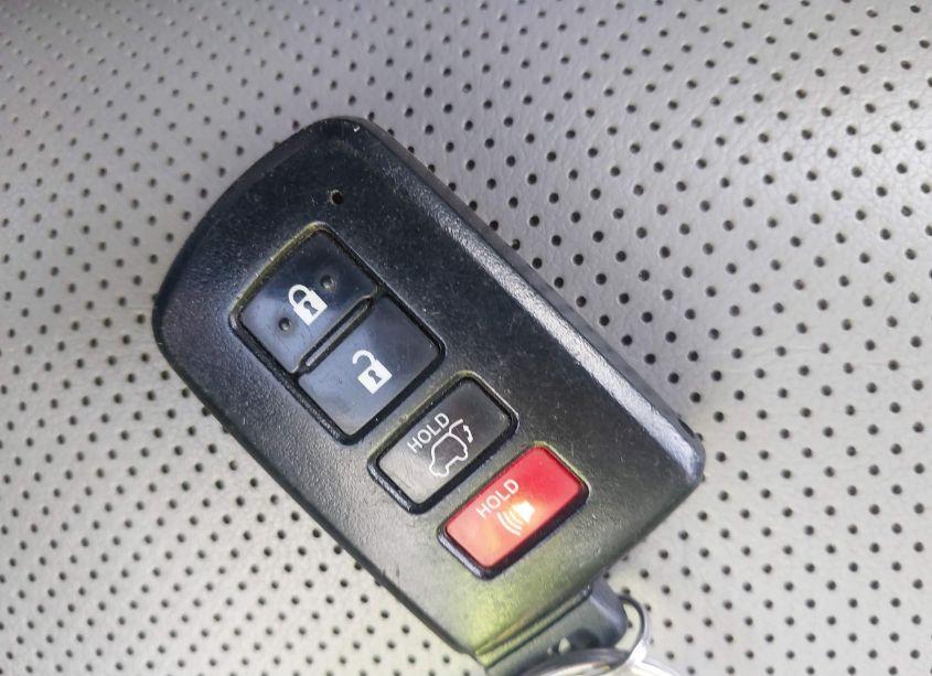 Photo 11 of 2019 Toyota Highlander LIMITED (VIN 5TDYZRFH8KS353824)