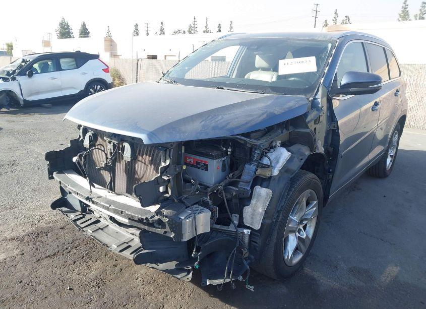 Photo 2 of 2019 Toyota Highlander LIMITED (VIN 5TDYZRFH8KS353824)