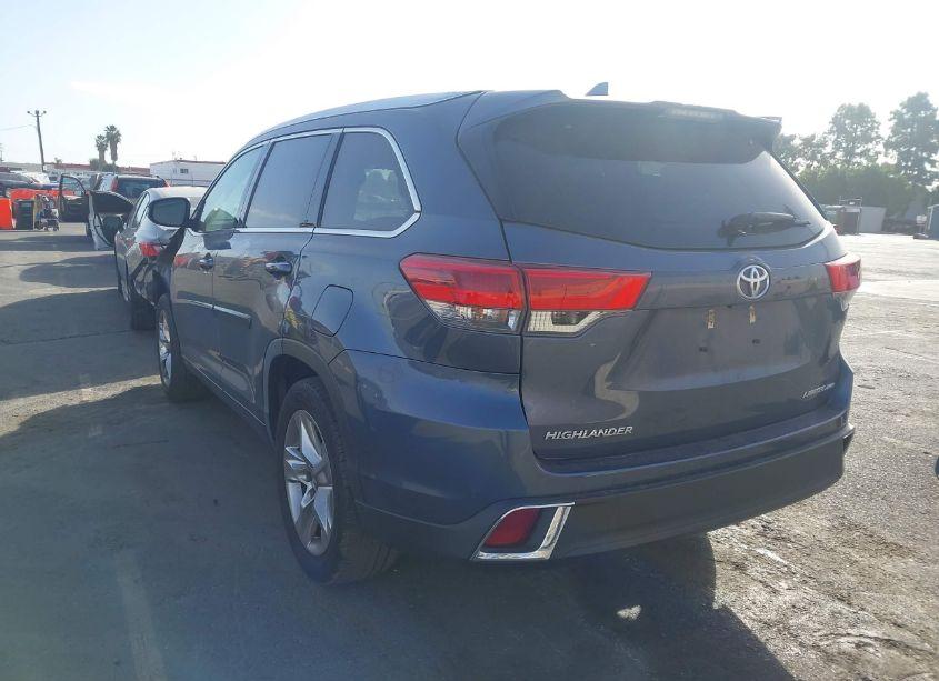 Photo 3 of 2019 Toyota Highlander LIMITED (VIN 5TDYZRFH8KS353824)
