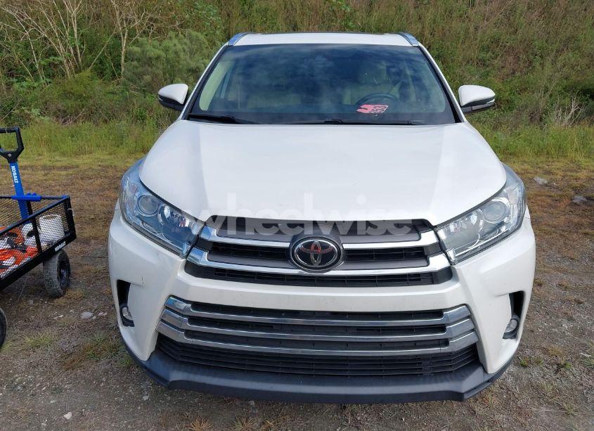 Photo 11 of 2019 Toyota Highlander LIMITED (VIN 5TDYZRFH9KS324333)