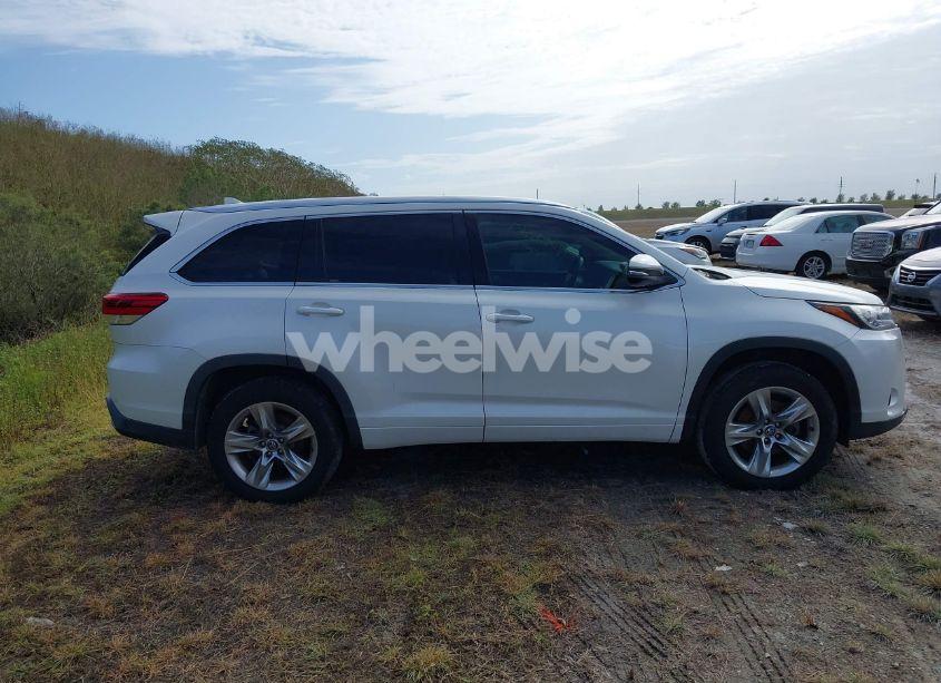 Photo 12 of 2019 Toyota Highlander LIMITED (VIN 5TDYZRFH9KS324333)