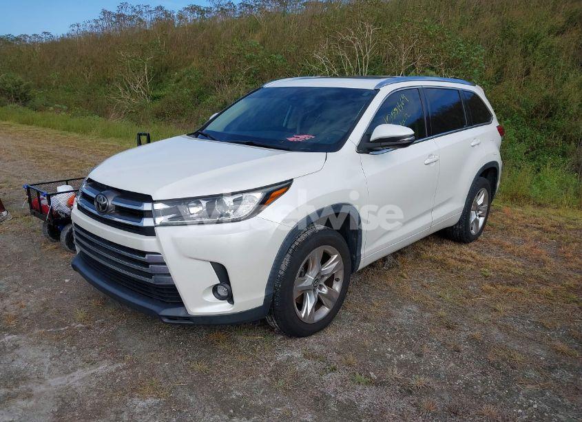 Photo 2 of 2019 Toyota Highlander LIMITED (VIN 5TDYZRFH9KS324333)
