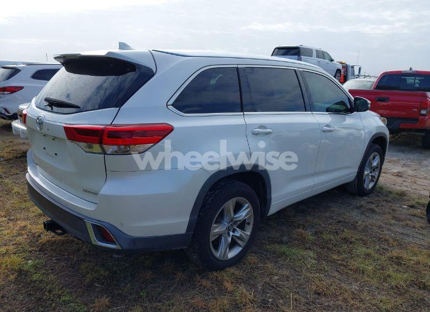 Photo 4 of 2019 Toyota Highlander LIMITED (VIN 5TDYZRFH9KS324333)