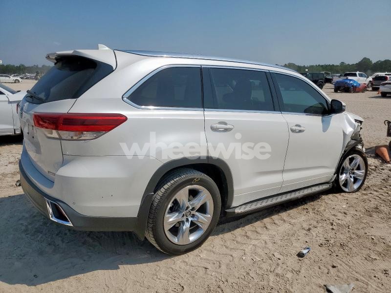 Photo 12 of 2019 TOYOTA HIGHLANDER LIMITED (VIN 5TDYZRFH9KS335994)