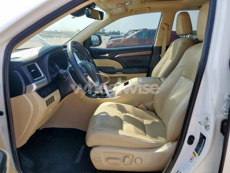 Photo 3 of 2019 TOYOTA HIGHLANDER LIMITED (VIN 5TDYZRFH9KS335994)