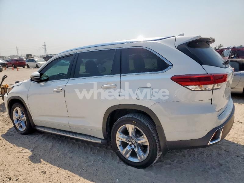 Photo 4 of 2019 TOYOTA HIGHLANDER LIMITED (VIN 5TDYZRFH9KS335994)