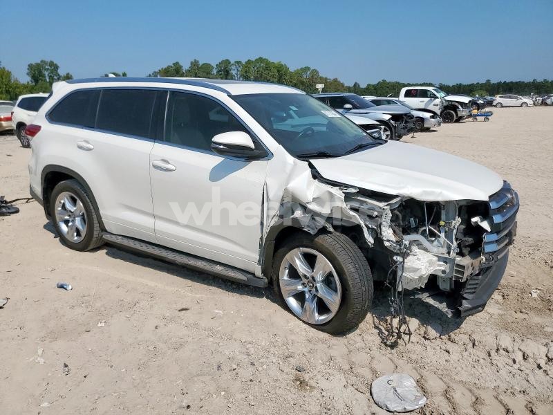 Photo 8 of 2019 TOYOTA HIGHLANDER LIMITED (VIN 5TDYZRFH9KS335994)