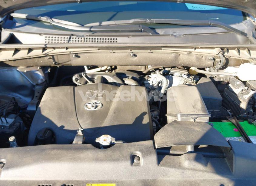 Photo 10 of 2018 Toyota Highlander LIMITED (VIN 5TDYZRFHXJS251438)