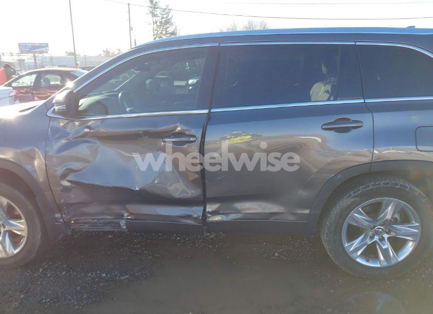Photo 14 of 2018 Toyota Highlander LIMITED (VIN 5TDYZRFHXJS251438)