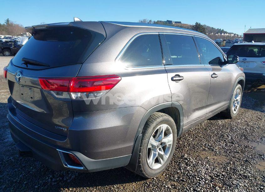 Photo 4 of 2018 Toyota Highlander LIMITED (VIN 5TDYZRFHXJS251438)