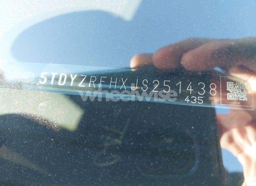 Photo 9 of 2018 Toyota Highlander LIMITED (VIN 5TDYZRFHXJS251438)