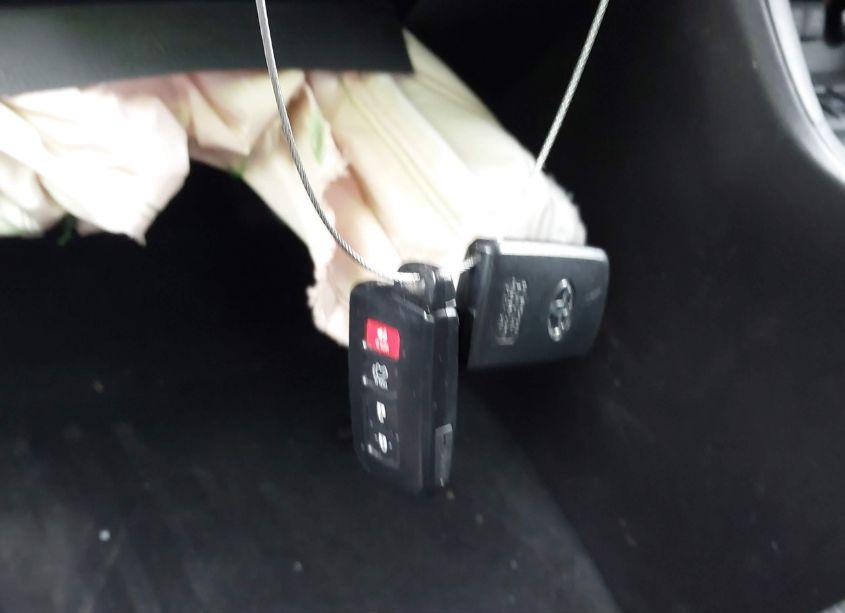 Photo 11 of 2018 Toyota Highlander LIMITED (VIN 5TDYZRFHXJS260124)