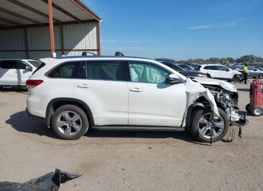 Photo 14 of 2018 Toyota Highlander LIMITED (VIN 5TDYZRFHXJS260124)