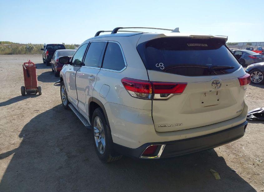 Photo 3 of 2018 Toyota Highlander LIMITED (VIN 5TDYZRFHXJS260124)