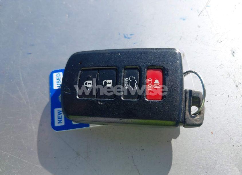 Photo 11 of 2018 Toyota Highlander LIMITED PLATINUM (VIN 5TDYZRFHXJS263153)