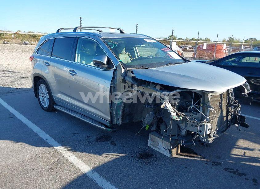 Photo 6 of 2018 Toyota Highlander LIMITED PLATINUM (VIN 5TDYZRFHXJS263153)