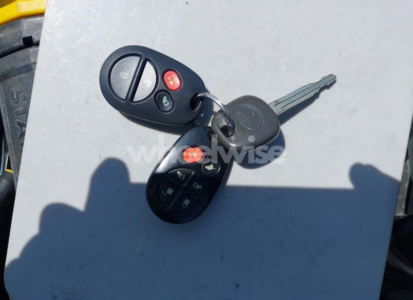 Photo 11 of 2004 Toyota Sienna XLE (VIN 5TDZA22C04S002891)