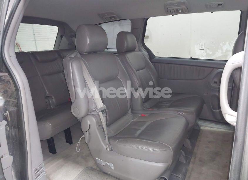 Photo 8 of 2004 Toyota Sienna XLE (VIN 5TDZA22C04S016175)