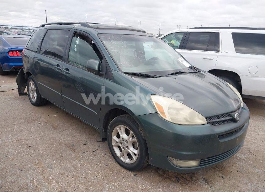2004 Toyota Sienna XLE (VIN 5TDZA22C04S045367) main photo