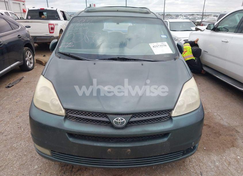 Photo 12 of 2004 Toyota Sienna XLE (VIN 5TDZA22C04S045367)