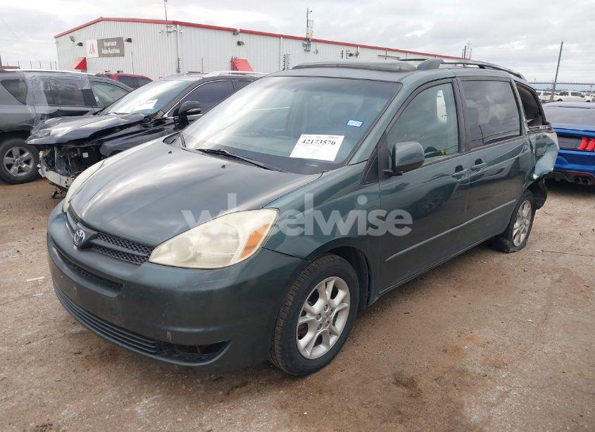 Photo 2 of 2004 Toyota Sienna XLE (VIN 5TDZA22C04S045367)