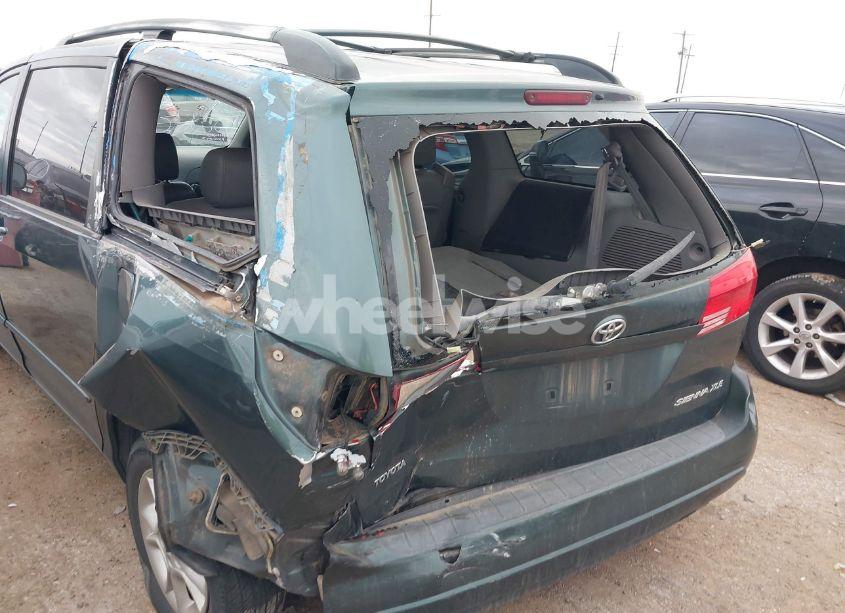 Photo 6 of 2004 Toyota Sienna XLE (VIN 5TDZA22C04S045367)