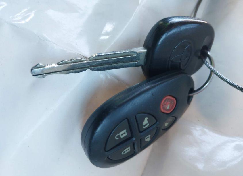 Photo 11 of 2004 Toyota Sienna XLE (VIN 5TDZA22C04S074092)