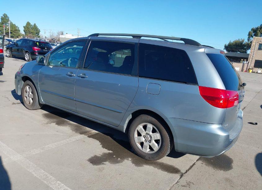 Photo 3 of 2004 Toyota Sienna XLE (VIN 5TDZA22C04S074092)