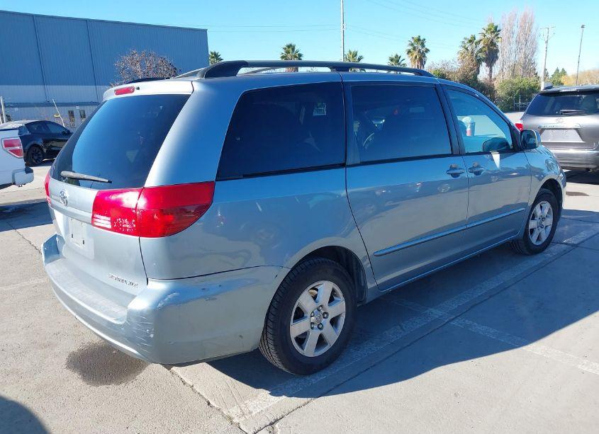 Photo 4 of 2004 Toyota Sienna XLE (VIN 5TDZA22C04S074092)