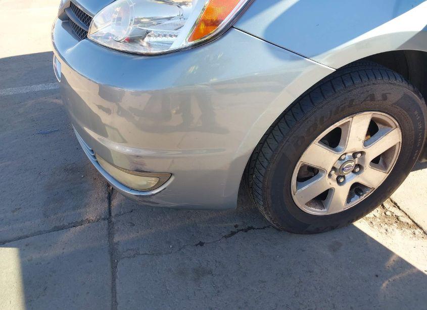 Photo 6 of 2004 Toyota Sienna XLE (VIN 5TDZA22C04S074092)