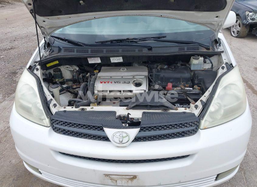 Photo 10 of 2004 Toyota Sienna XLE (VIN 5TDZA22C04S095332)