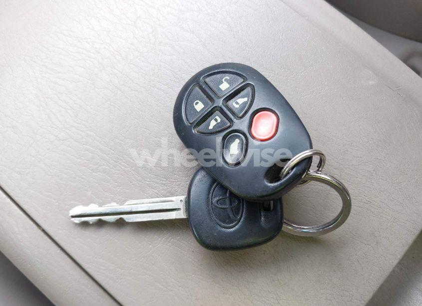 Photo 11 of 2004 Toyota Sienna XLE (VIN 5TDZA22C04S095332)