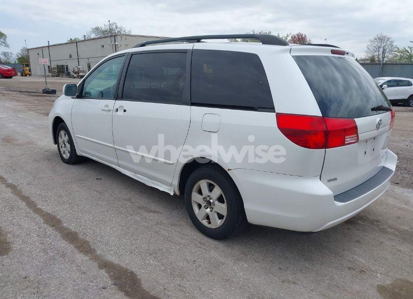 Photo 3 of 2004 Toyota Sienna XLE (VIN 5TDZA22C04S095332)