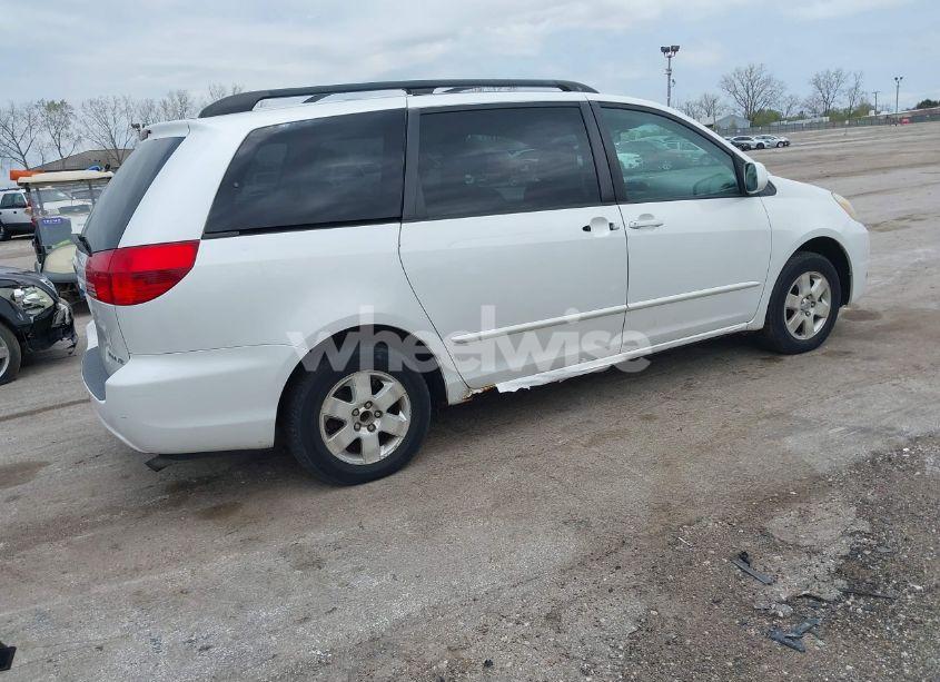 Photo 4 of 2004 Toyota Sienna XLE (VIN 5TDZA22C04S095332)