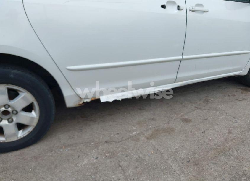 Photo 6 of 2004 Toyota Sienna XLE (VIN 5TDZA22C04S095332)